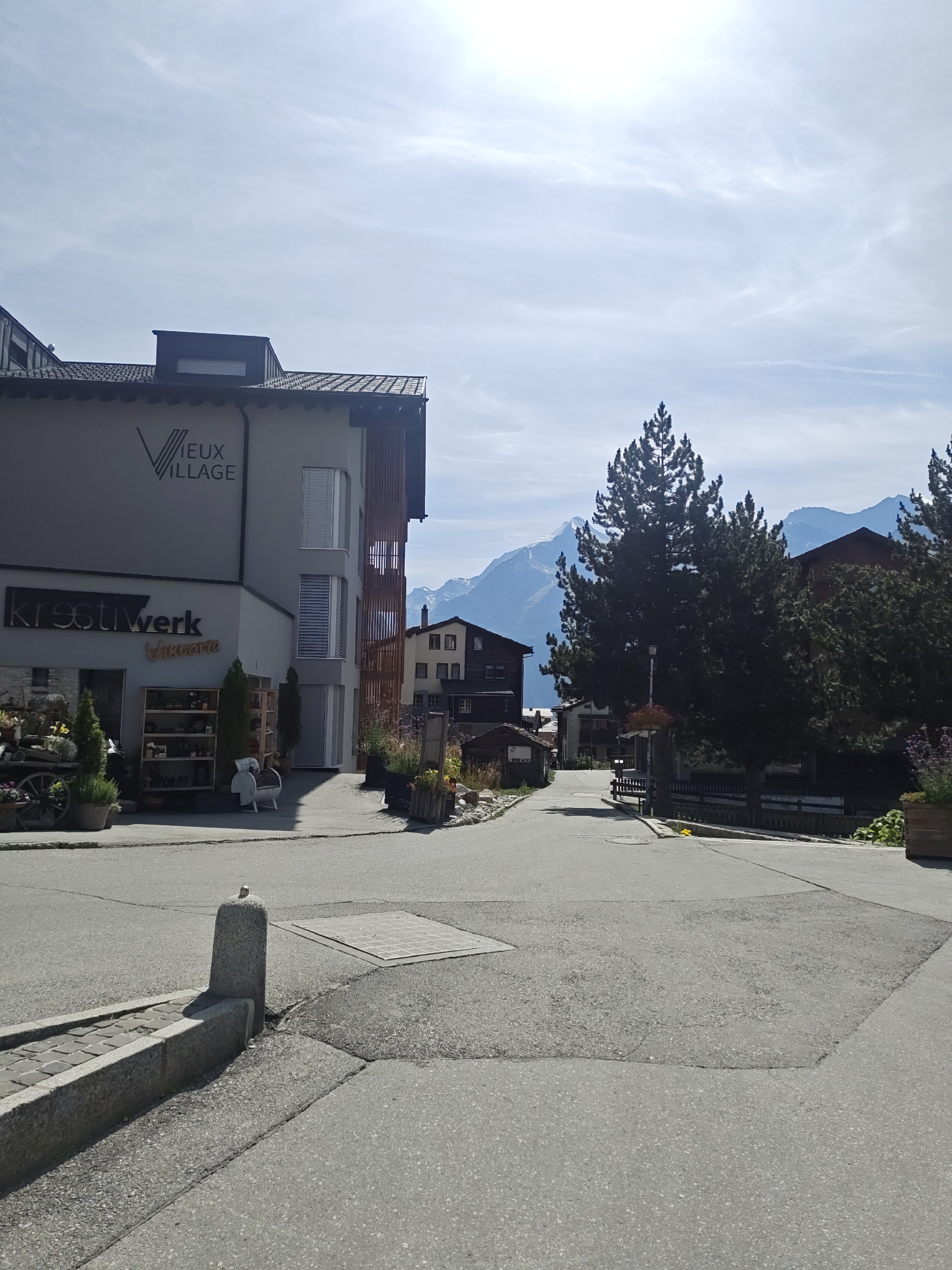 <a href='/hi/jeroen' class='caption'>» jeroen 26 August 2025 03:27 Grächen</a>