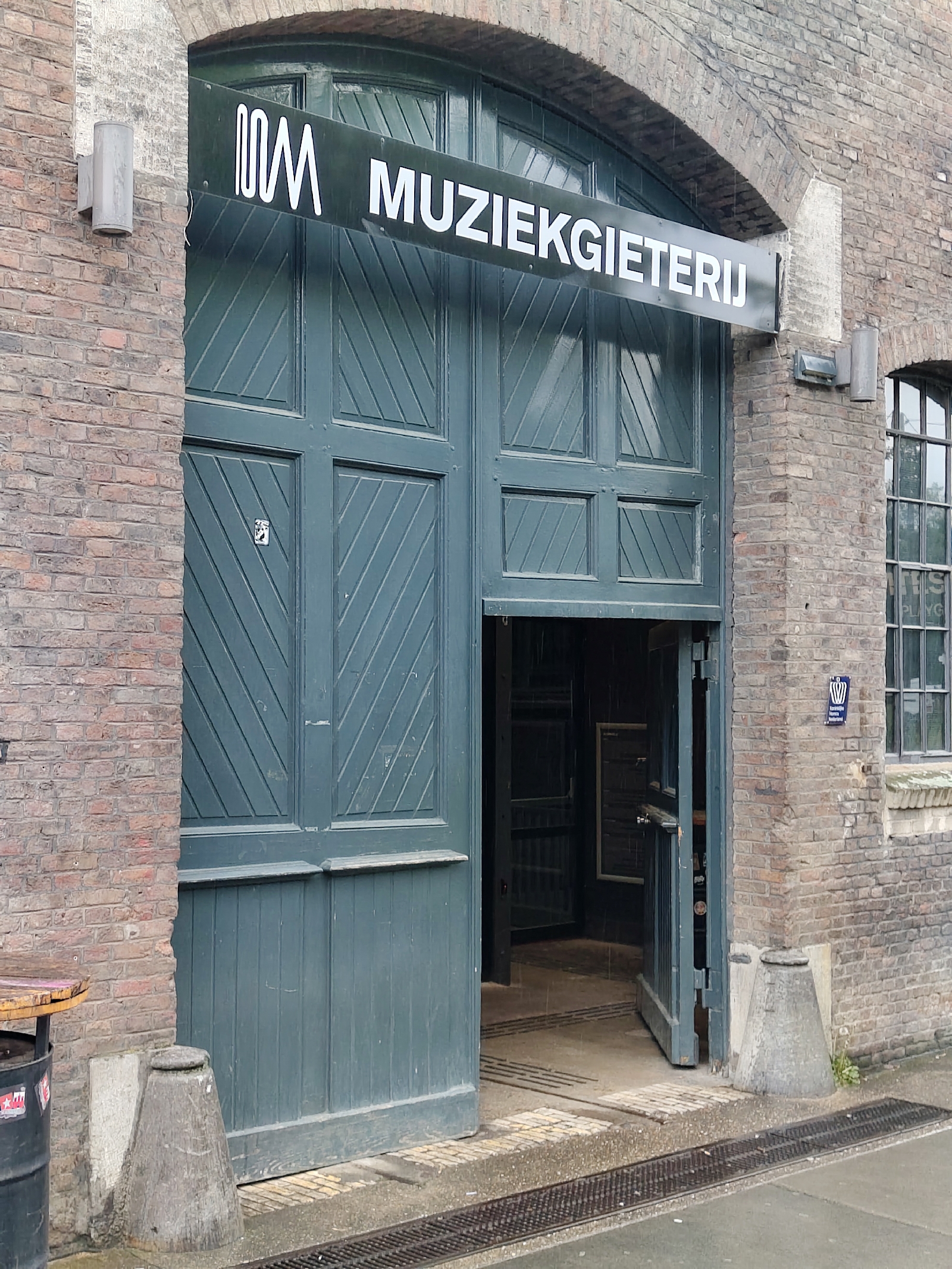 <a href='/hi/jeroen' class='caption'>» jeroen 04 May 2026 06:28 Maastricht Muziekgieterij </a>