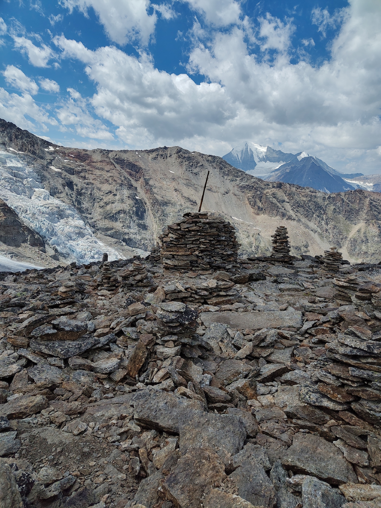 <a href='/hi/jeroen' class='caption'>» jeroen 16 July 2026 12:45 Grächen Bordierhütte Klein Bigerhorn </a>