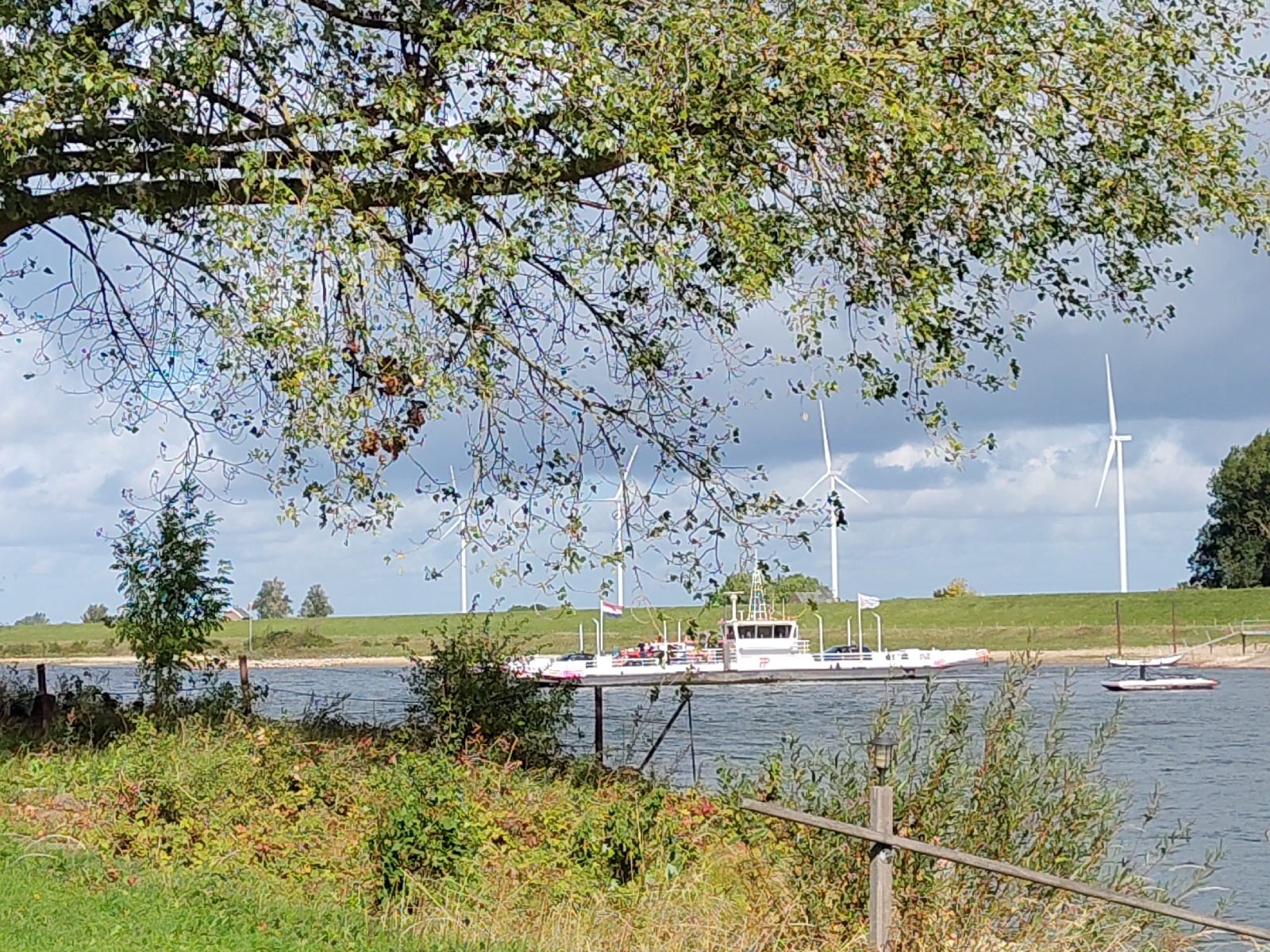 <a href='/hi/jeroen' class='caption'>» jeroen 05 September 2026 11:09 Camping Jachthaven Beusichem</a>